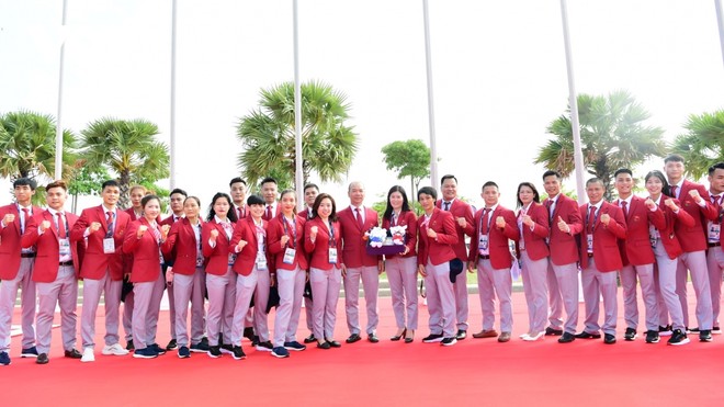 Quốc kỳ Việt Nam tung bay tại SEA Games 32 ảnh 3