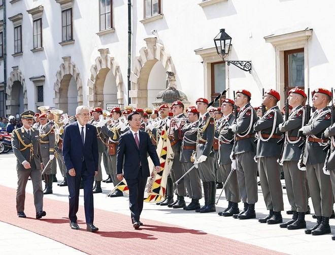 Lễ đón chính thức Chủ tịch nước Võ Văn Thưởng thăm Cộng hòa Áo: Thúc đẩy hữu nghị, hợp tác truyền thống và phát triển tốt đẹp trên nhiều lĩnh vực  ảnh 1