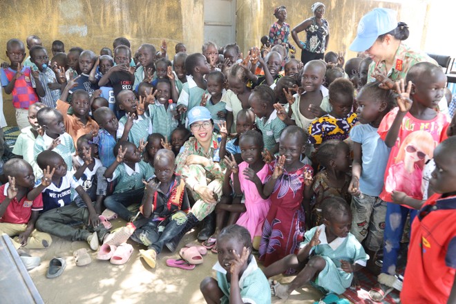 Chiến sĩ mũ nồi xanh Việt Nam xây lớp học tặng trẻ mầm non ở Abyei ảnh 5