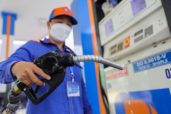 Bộ Công Thương đề xuất giữ công thức tính giá xăng dầu hiện hành ảnh 1