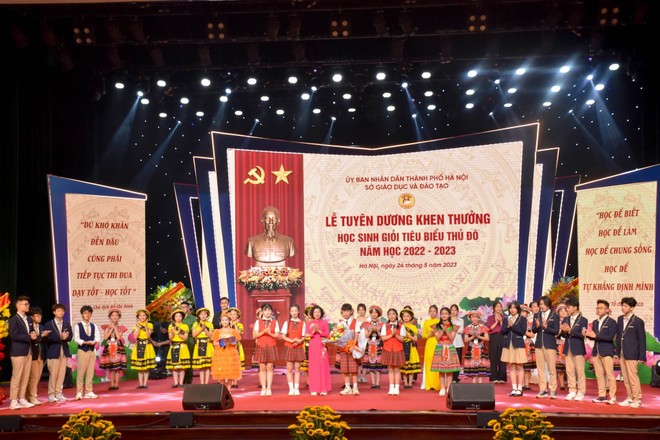 Nhấn vào ảnh để phóng to Hà Nội dẫn đầu cả nước trong kỳ thi học sinh giỏi quốc gia và quốc tế ảnh 1