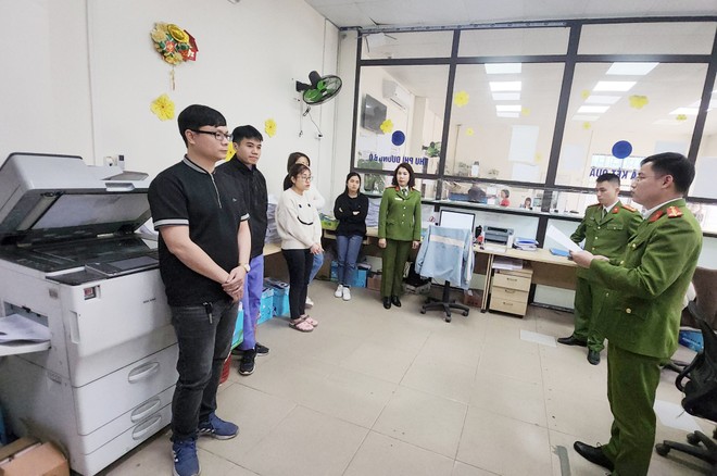 Đăng kiểm viên xóa hết dữ liệu ‘ăn bẩn’ đối phó công an ảnh 1