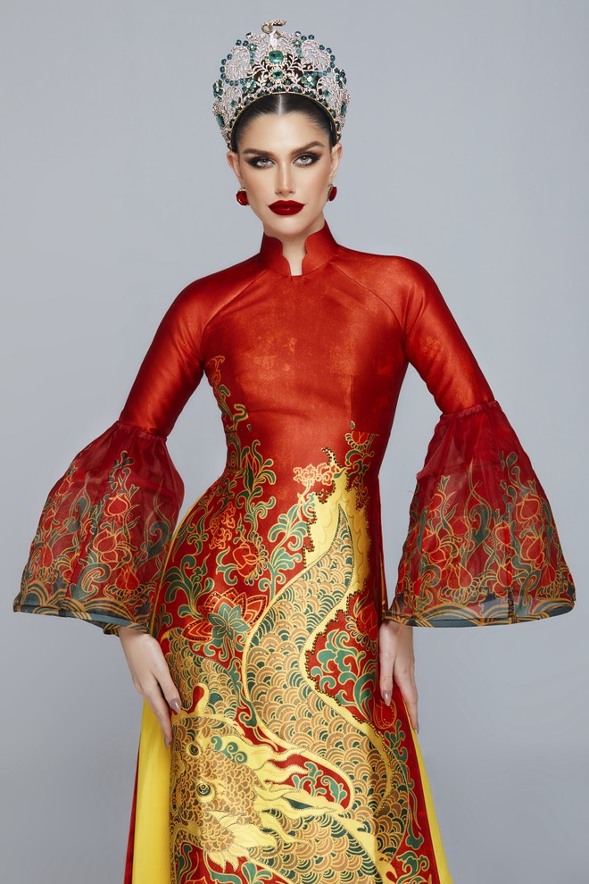 Đương kim "Hoa hậu Hòa bình Quốc tế" biến hóa với nón lá Việt Nam ảnh 1