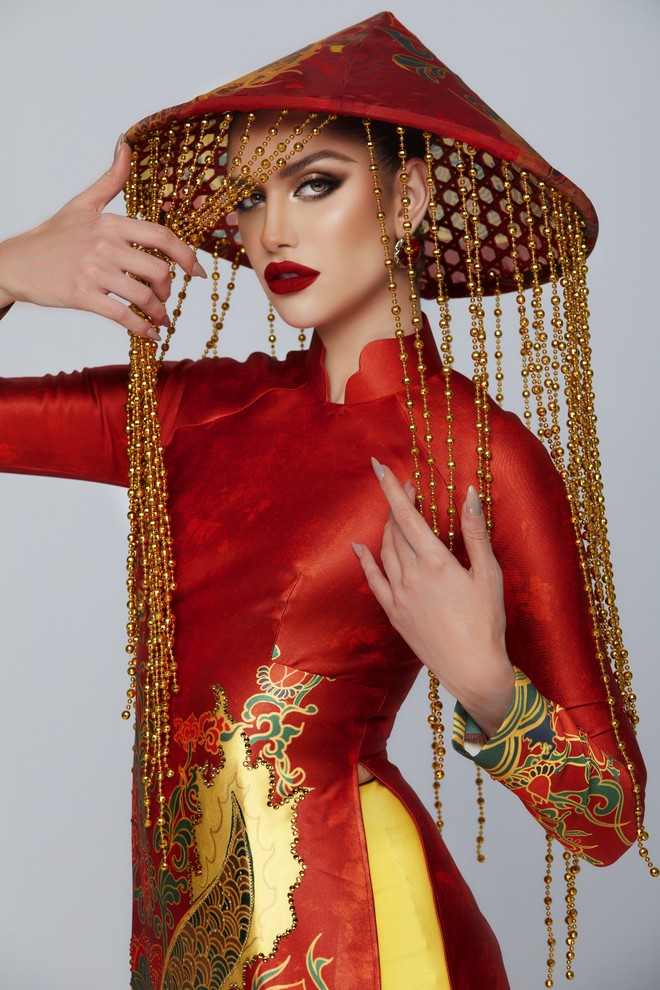 Đương kim "Hoa hậu Hòa bình Quốc tế" biến hóa với nón lá Việt Nam ảnh 6