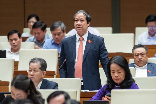 Bộ trưởng Bộ GDĐT Nguyễn Kim Sơn trả lời chất vấn