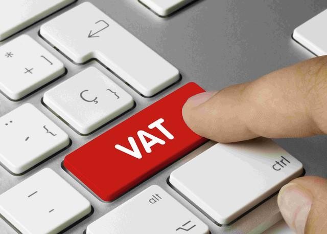 Nóng: Chính phủ đồng ý trình Quốc hội giảm 2% thuế VAT cho tất cả hàng hóa, dịch vụ đang chịu thuế 10% ảnh 1