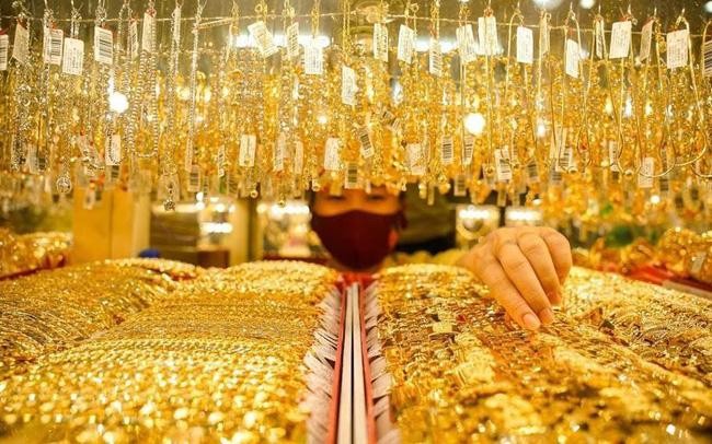 Giá vàng “một mình một chợ”, nhà đầu tư Việt ngày càng thờ ơ ảnh 1