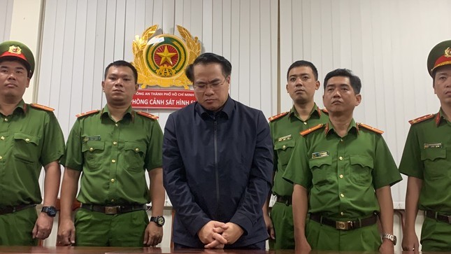 Vì sao Cục trưởng Cục Đăng kiểm Việt Nam bị bắt? ảnh 1