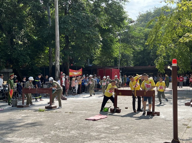 Phường Khương Đình sôi nổi các hoạt động trong Ngày hội toàn dân bảo vệ an ninh Tổ quốc ảnh 9