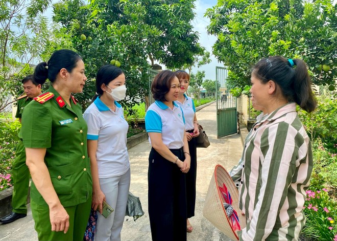 Truyền thông và khám sức khỏe cho 600 phạm nhân nữ ảnh 2