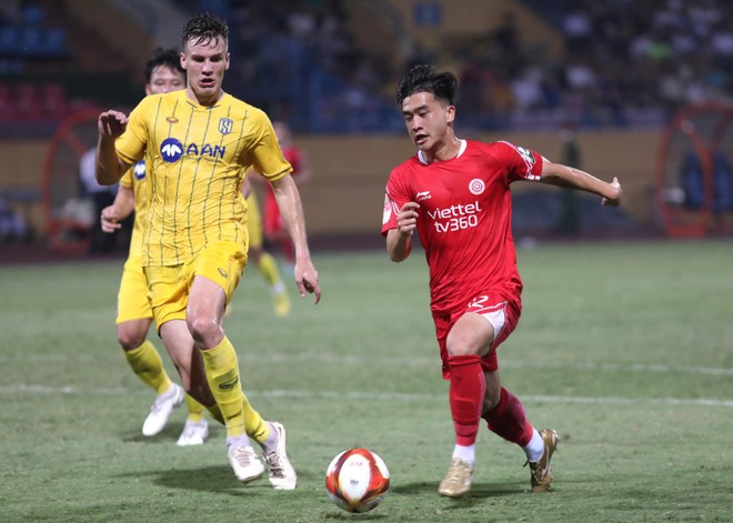 Thắng đậm SLNA, Viettel FC leo lên thứ 7 trên BXH ảnh 1