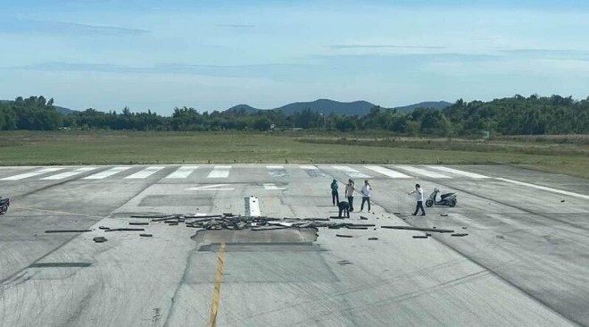 Tạm đóng cửa sân bay Vinh trong 1 ngày vì sự cố đường băng bị nứt  ảnh 1
