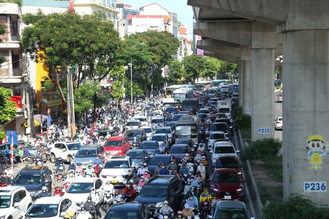 Hà Nội sẽ làm gì để giảm tình trạng ùn tắc giao thông? ảnh 1