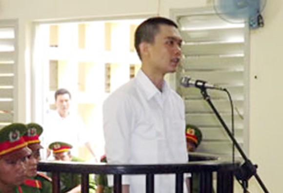 Tòa tuyên phạt Nguyễn Phương Uyên 6 năm tù ảnh 2 Tòa tuyên phạt Nguyễn Phương Uyên 6 năm tù ảnh 2