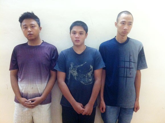 Phụ huynh có con em đi học bằng xe đạp điện cần cảnh giác ảnh 1