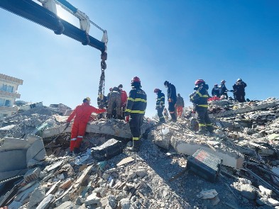 Thổ Nhĩ Kỳ thiệt hại ít nhất 1% GDP vì động đất  ảnh 1
