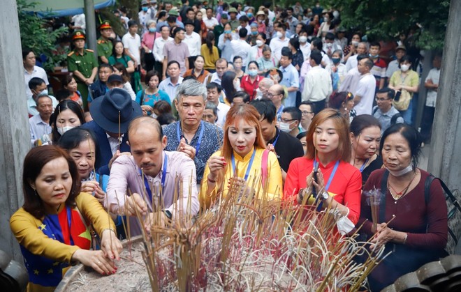 Kiều bào hướng về cội nguồn ngày Giỗ Tổ Hùng Vương ảnh 1