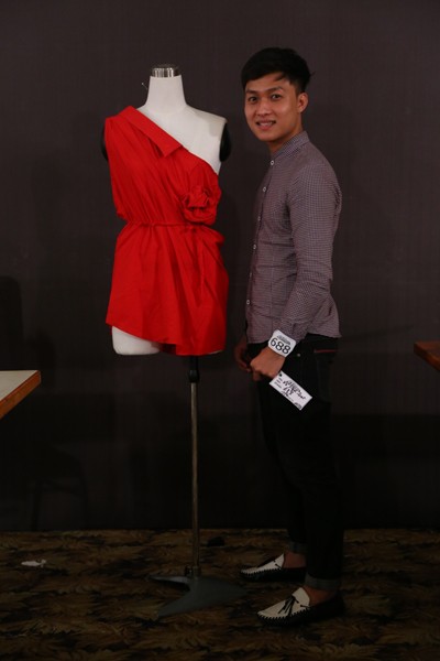 Chiêu "hô biến" áo sơ mi độc đáo của thí sinh Project Runway ảnh 4 Chiêu "hô biến" áo sơ mi độc đáo của thí sinh Project Runway ảnh 4