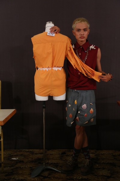 Chiêu "hô biến" áo sơ mi độc đáo của thí sinh Project Runway ảnh 6 Chiêu "hô biến" áo sơ mi độc đáo của thí sinh Project Runway ảnh 6