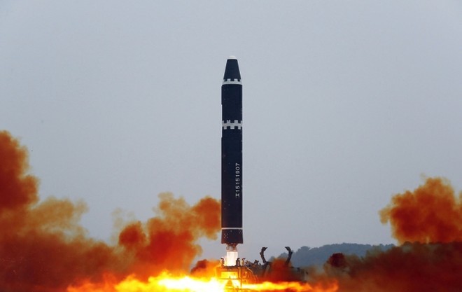 Hàn Quốc: Triều Tiên phóng tên lửa đạn đạo tầm xa ảnh 1