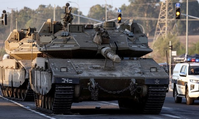 Xe tăng Merkava của Israel triển khai gần biên giới Dải Gaza ảnh 1