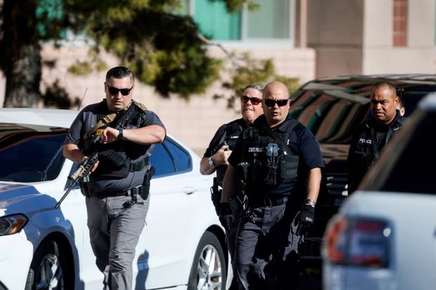 Cảnh sát Mỹ tới Đại học Nevada ở thành phố Las Vegas sau khi nhận được thông tin về vụ xả súng vào ngày 6-12-2023