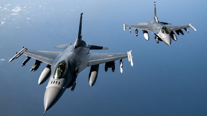 Máy bay chiến đấu F-16