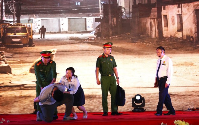 Phần thi xử lý tình huống dưới hình thức sân khấu hóa đặc sắc