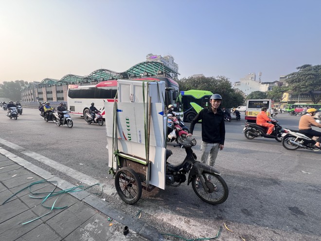 Xu ly nhieu xe may cho hang qua tai nhu xiec tren duong pho - 4