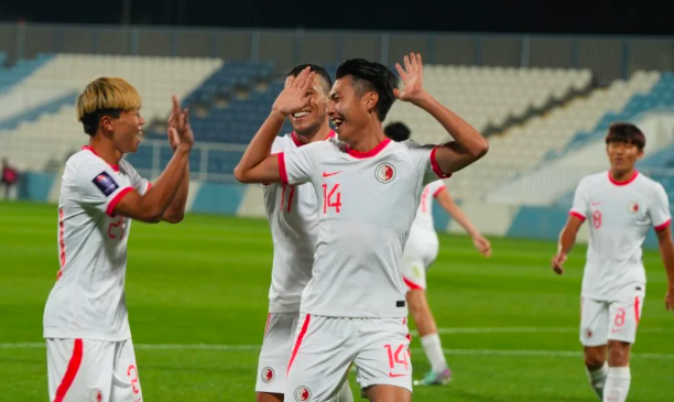 Poon Pui Hin (số 14) lập cú đúp giúp Hong Kong thắng ngược Trung Quốc 2-1 trong trận giao hữu tại UAE ngày 1-1-2024
