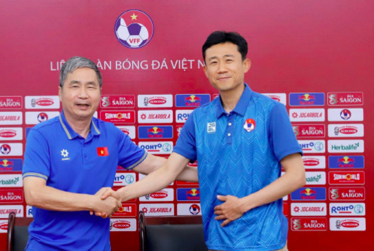Trợ lý Choi Won-kwon nhậm chức và hứa nỗ lực đưa đội tuyển Việt Nam trở lại đỉnh cao