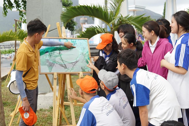 Hoạt động tuyên truyền, nâng cao ý thức bảo vệ biển đảo cho giới trẻ