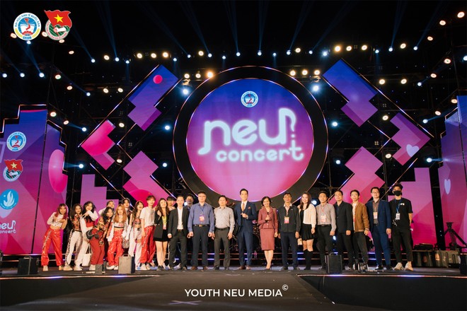 NEU concert là chương trình giải trí ấn tượng, với nhiều hoạt động giao lưu dành cho sinh viên