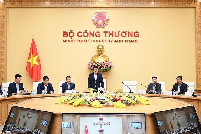 Bộ trưởng Bộ Công Thương Nguyễn Hồng Diên chủ trì cuộc họp