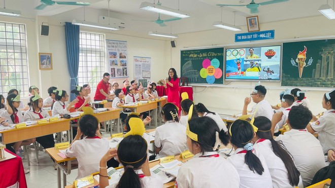 Từ tháng 2, gần 23.000 giáo viên Hà Nội hưởng lương mới