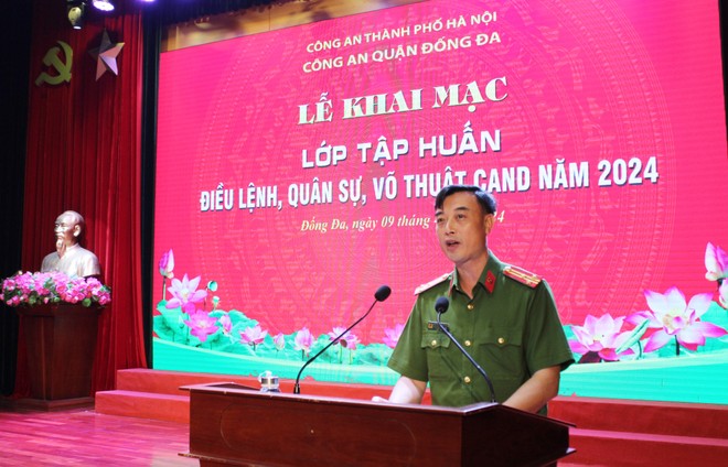 Thượng tá Nguyễn Minh Thành, Phó trưởng CAQ Đống Đa phát biểu khai mạc lớp tập huấn
