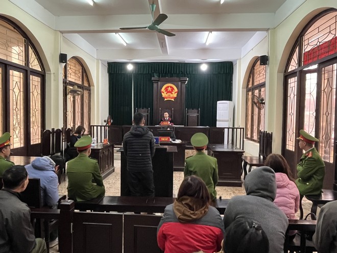 Tòa án nhân dân huyện Thạch Thất đưa ra xét xử vụ án tàng trữ, vận chuyển hàng cấm