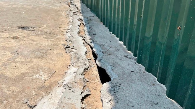 Người dân bất an vì đê sông Hồng lún, nứt do thi công dự án nhà máy nước mặt sông Hồng ảnh 2