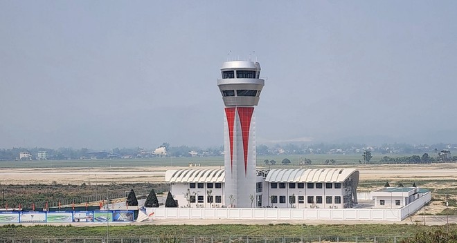Đài kiểm soát không lưu sân bay Điện Biên cao 36m