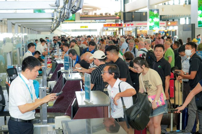 Sân bay quốc tế Nội Bài dự kiến đón 440.000 lượt khách trong dịp nghỉ lễ 30/4
