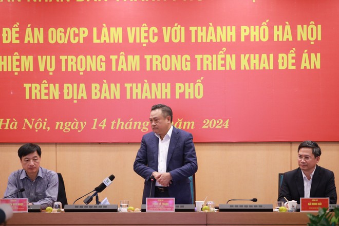 Chủ tịch UBND TP Hà Nội Trần Sỹ Thanh phát biểu tại buổi làm việc