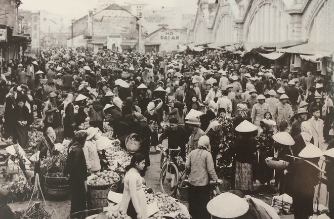 Chợ Đồng Xuân vào dịp giáp Tết năm 1955