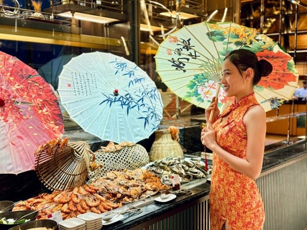 Khách sạn điểm xuyết các hoạt động hoạt náo gợi nhắc văn hóa mỗi quốc gia