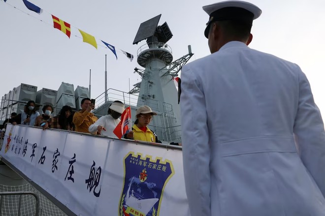 Lần đầu tiên sau 5 năm, Trung Quốc cho phép truyền thông nước ngoài tham quan một số tàu hải quân của nước này