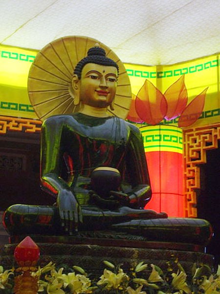 Tượng Phật ngọc hòa bình thế giới trở lại Việt Nam ảnh 1 Tượng Phật ngọc hòa bình thế giới trở lại Việt Nam ảnh 1