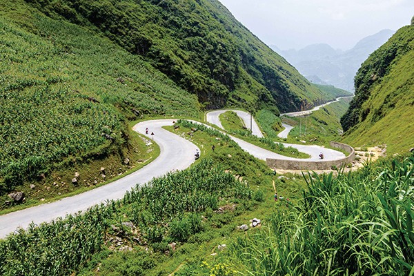 Mang chăn ấm đến với học sinh vùng cao biên giới Hà Giang ảnh 1