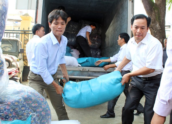 Báo ANTĐ cùng các nhà hảo tâm mang hơi ấm đến vùng cao Sơn La ảnh 3