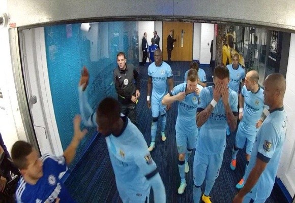 Lộ clip sao Man City và Chelsea “tẩn” nhau trong đường hầm ảnh 3