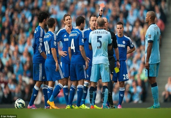 Lộ clip sao Man City và Chelsea “tẩn” nhau trong đường hầm ảnh 5