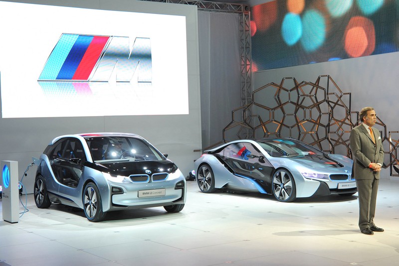  Un par de BMW i3 e i8 con un desempeño impresionante con la hermosa Misión Imposible
